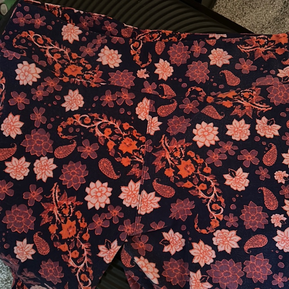 Super cute LLR leggings!